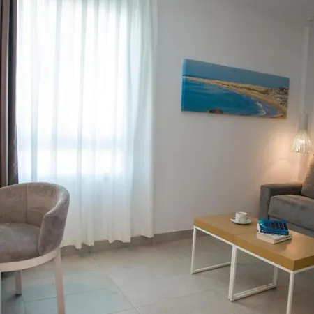Appartement Lb Deluxe Pool View Room/half Board, Well Connected
